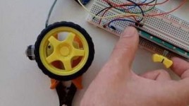 Arduino Control DC Motor Speed and Direction Using a Potentiometer