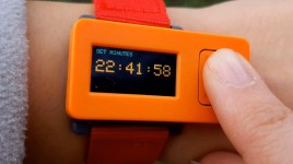 M5StickC Cool Looking Watch With a Menu and Brightness Control